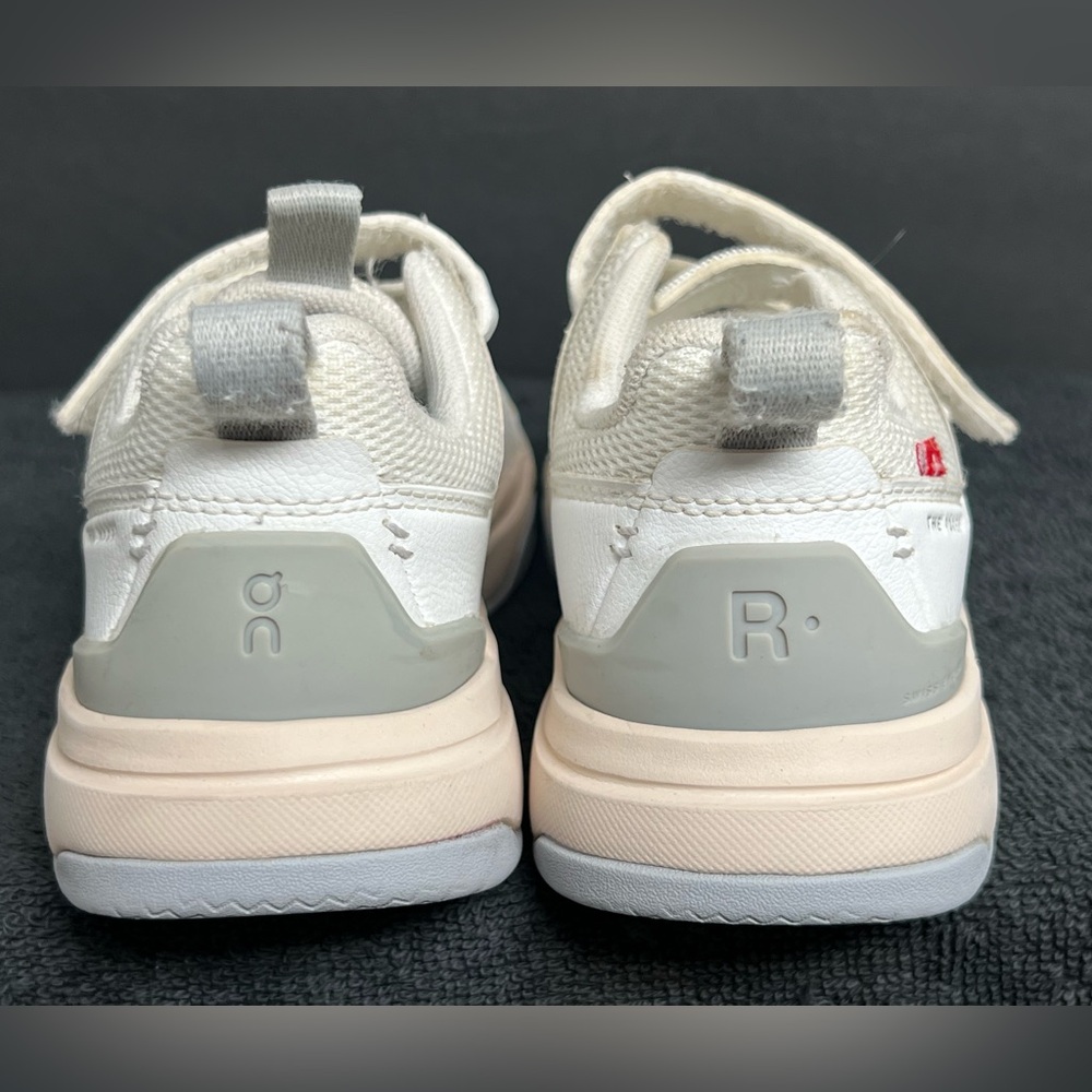 Size 13K Kids - On THE ROGER Kids - White / Glacier - EUC - Picture 7 of 10